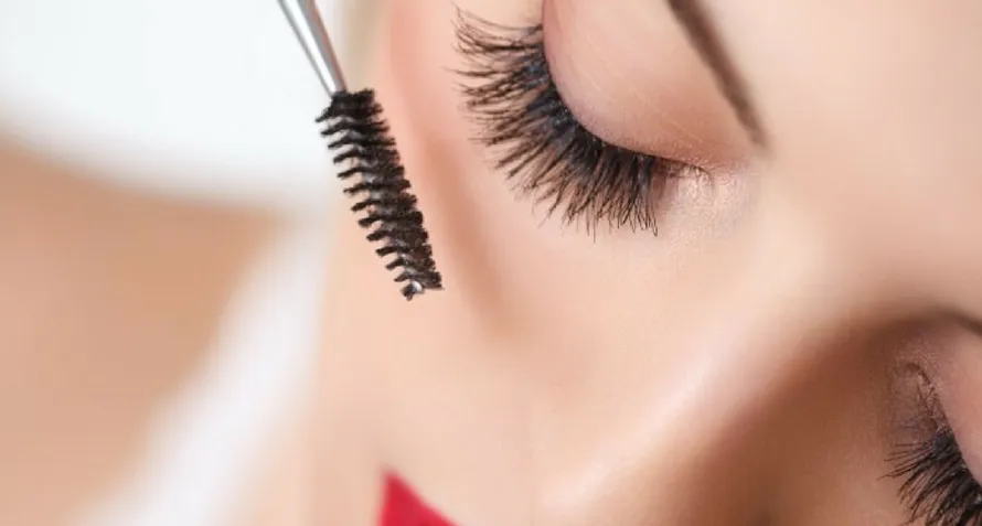 Budget Beauty: A Guide To Professional At-Home Lash Extensions